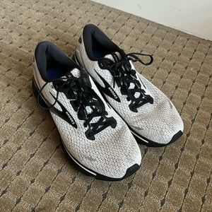 Brooks Ghost 15 size 11.5